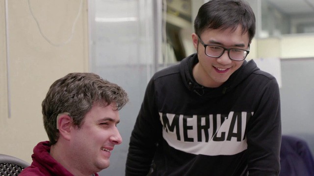 Vừa khiếm thị vừa khiếm thính, chàng trai 26 tuổi trở thành kỹ sư phần mềm cho Amazon - công việc trong mơ của hàng triệu coder trên thế giới - Ảnh 1.