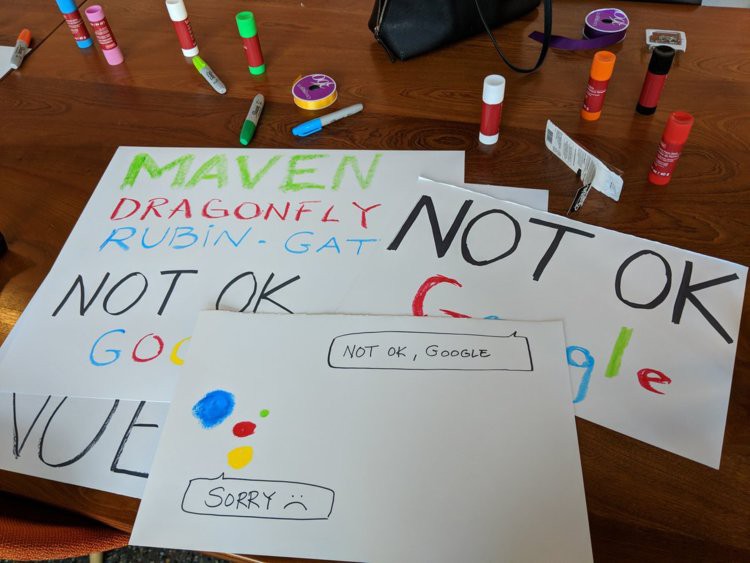 Nhân viên Google trên toàn thế giới bỏ việc, xuống đường biểu tình nhằm phản đối hành vi sai trái của công ty - Ảnh 21.