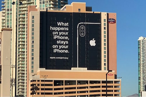 Quảng cáo về bảo mật dữ liệu của Apple hồi tháng 1/2019 ở Las Vegas (Mỹ). Ảnh: PhoneArena.