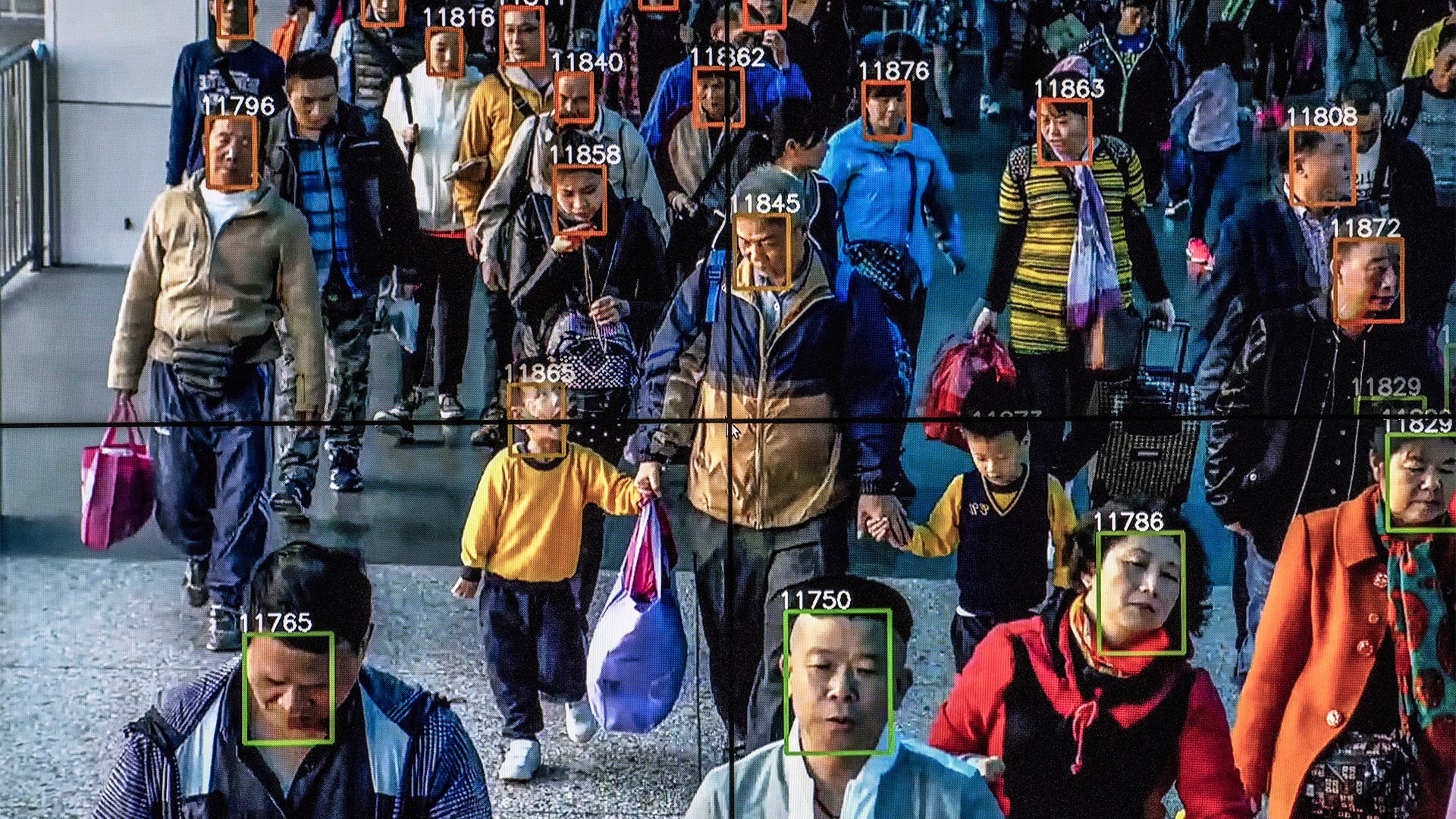 Trung Quốc buộc tất cả người dân phải cung cấp dữ liệu nhận diện khuôn mặt - Ảnh 1.
