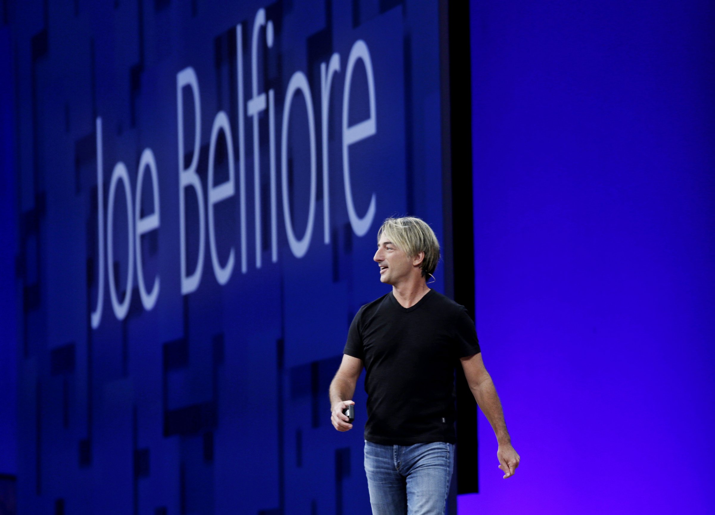 
Joe Belfiore trên sân khấu Build 2017
