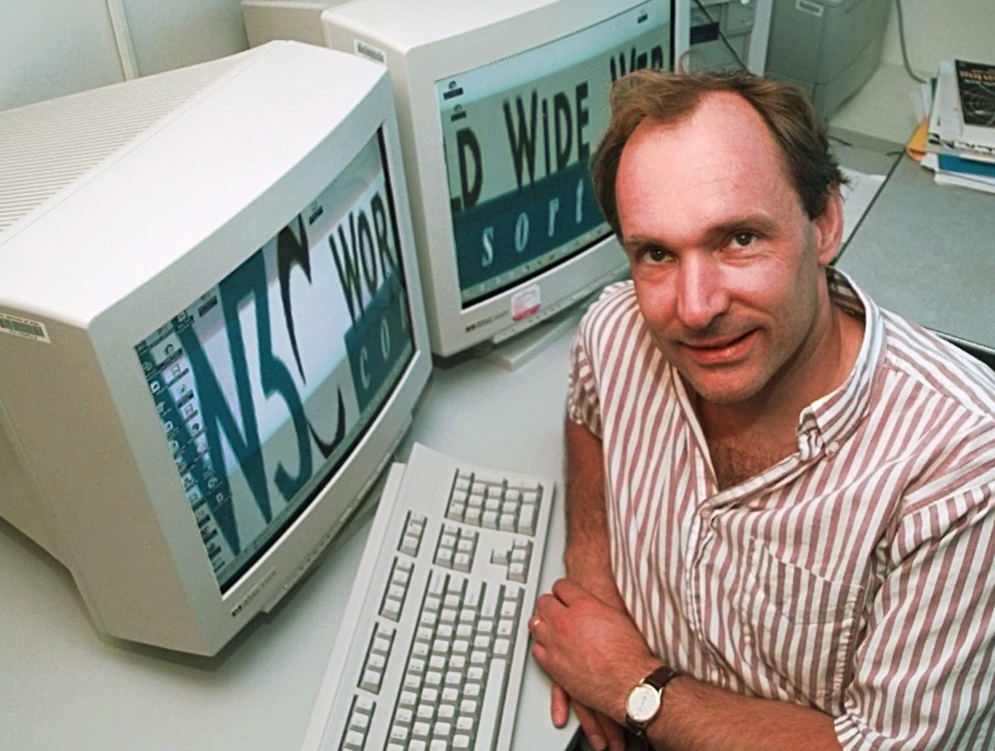 Tim Berners-Lee, cha để của WWW, người mang tầm nhìn định hình và thay đổi cả thế giới 