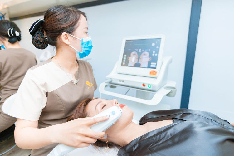 dịch vụ trẻ hóa da mặt với công nghệ Ultherapy tại Hà Nội